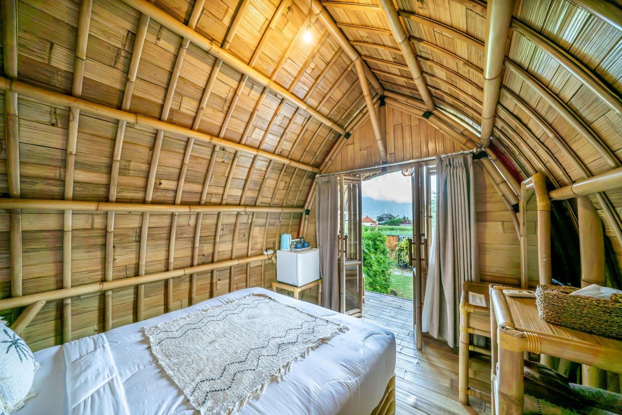 Tegal Bamboo Cottages & Private Hot Spring Baturaja  Экстерьер фото
