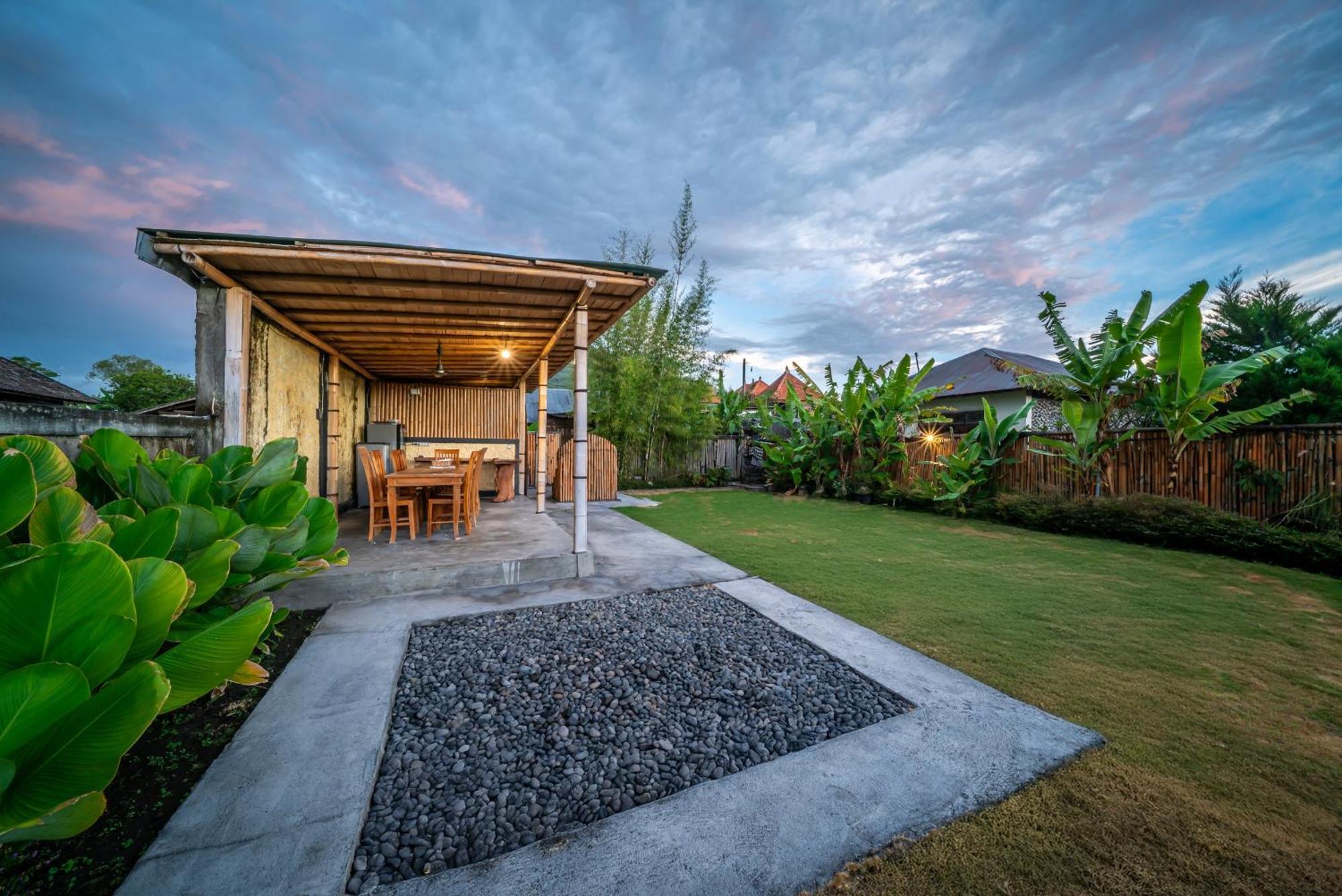 Tegal Bamboo Cottages & Private Hot Spring Baturaja  Экстерьер фото